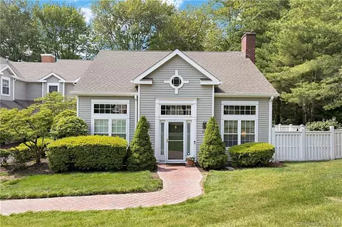129 Mayfield Dr #129, Trumbull, CT 06611