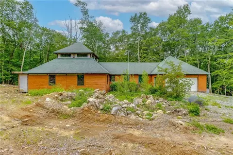 128 Colburn Rd, Canterbury, CT 06331