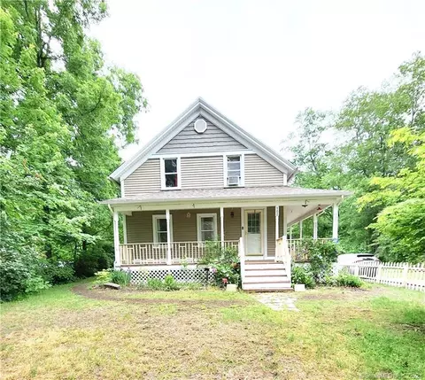 100 High St, Moosup, CT 06354