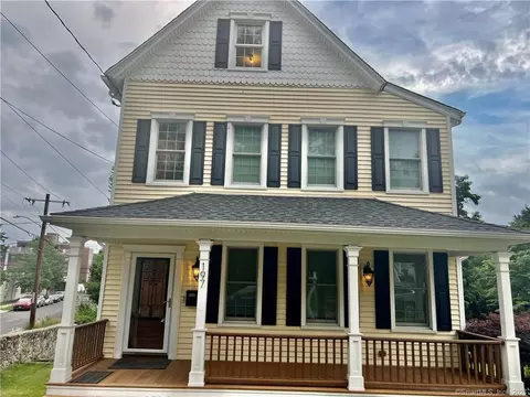 197 Knickerbocker Ave, Stamford, CT 06907
