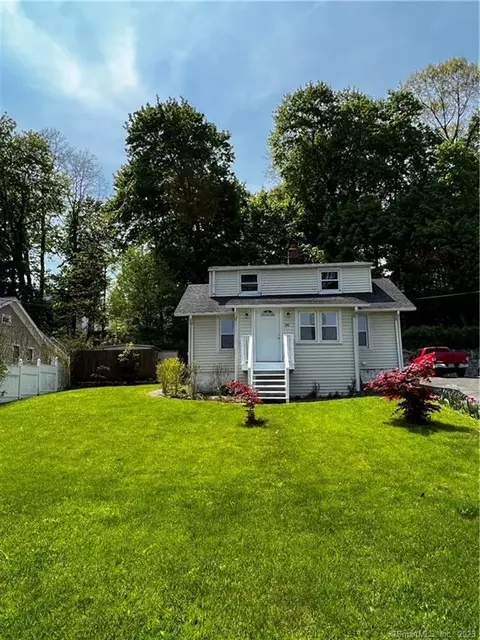 20 Lincoln Ave, Danbury, CT 06810