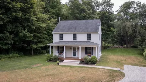 3 Spencer Plains Rd, Westbrook, CT 06498