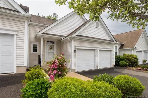29 Meadowview Ct #29, Canton, CT 06019