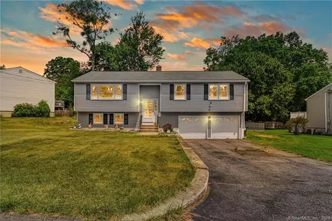 128 Evelyn St, Watertown, CT 06795