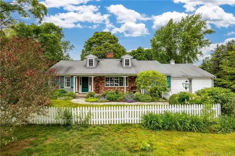 12 Sarcka Ln, Litchfield, CT 06759