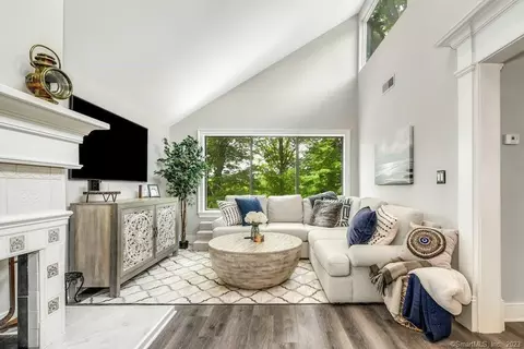 8 Sugar Maple Ln #8, Ridgefield, CT 06877