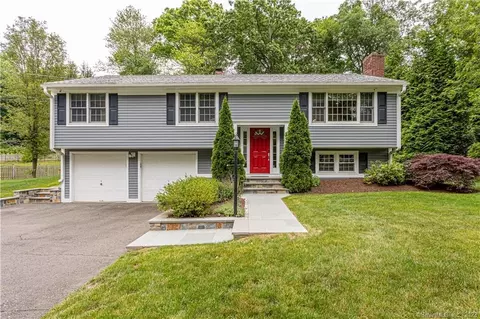 616 Tahmore Dr, Fairfield, CT 06825