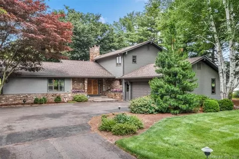 34 Field Rd, Cromwell, CT 06416