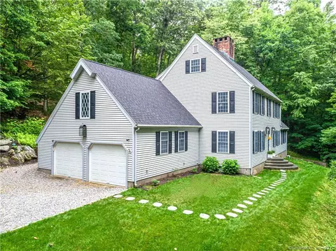 77 Dennison Rd, Essex, CT 06426