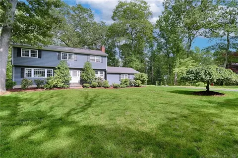 453 Gilbert Hwy, Fairfield, CT 06824