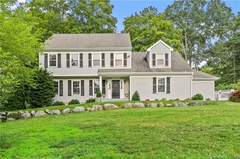 487 Hoyt St, Darien, CT 06820