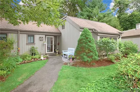 892 Heritage Vlg #B, Southbury, CT 06488