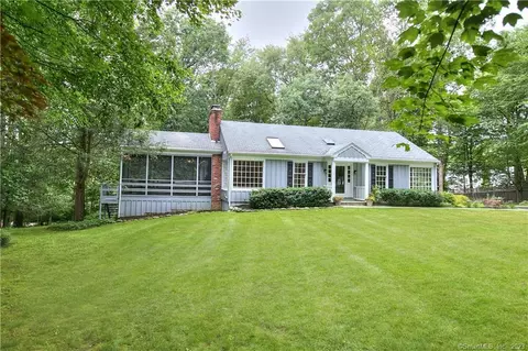 10 Sunset Dr, Weston, CT 06883