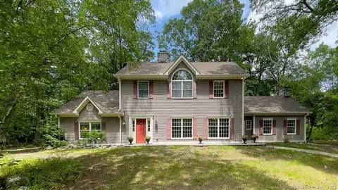 2 Boyce Rd # d, Danbury, CT 06811