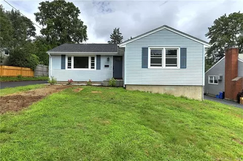 190 Lobdell Dr, Stratford, CT 06614