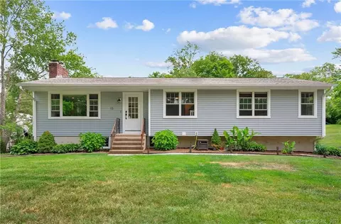 15 Conifer Dr, Northford, CT 06472