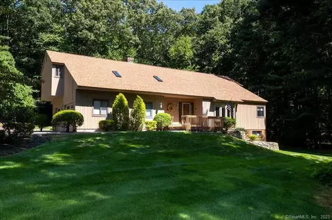 202 Stanley Dr, Glastonbury, CT 06033