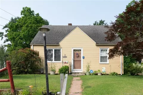 77 Winding Ln, East Hartford, CT 06118