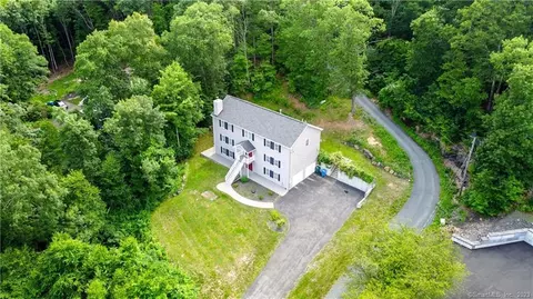 12 Hunting Rdg, Hamden, CT 06518