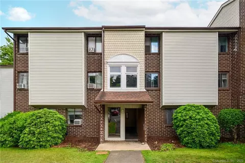 7 Padanaram Rd #D86, Danbury, CT 06811