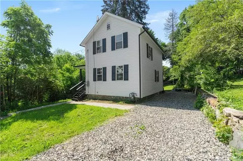 55 Bank St, Winchester, CT 06098
