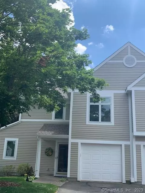 3 Lyme Pl #3, Avon, CT 06001