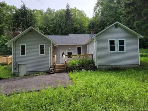 148 Weekeepeemee Rd, Bethlehem, CT 06751