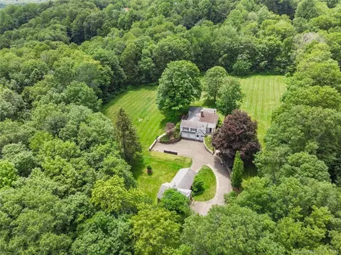 6 Whisconier Rd, Brookfield, CT 06804