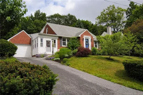 11 Simmons St, Torrington, CT 06790