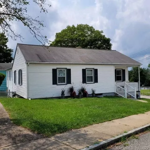 160 Cedar St, Norwich, CT 06360