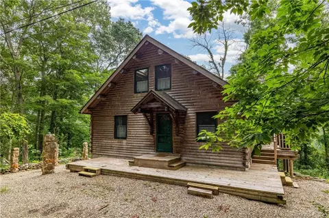 19 Old Oak Trl, Coventry, CT 06238
