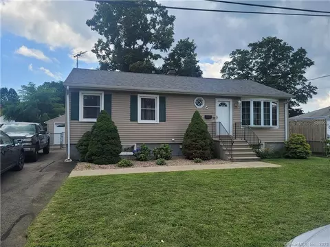 88 Francis St Ext, East Haven, CT 06512