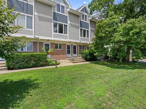 25 Cottage St #208, Norwalk, CT 06855