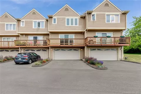 661 Silver Sands Rd #B5, East Haven, CT 06512