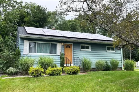 91 Alexander Dr, Colchester, CT 06415