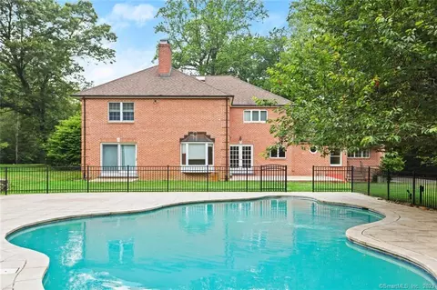223 Jonathan Dr, Stamford, CT 06903