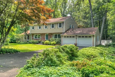 9 Poplar Rd, Ridgefield, CT 06877