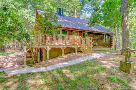 98 Thompson Rd, Avon, CT 06001