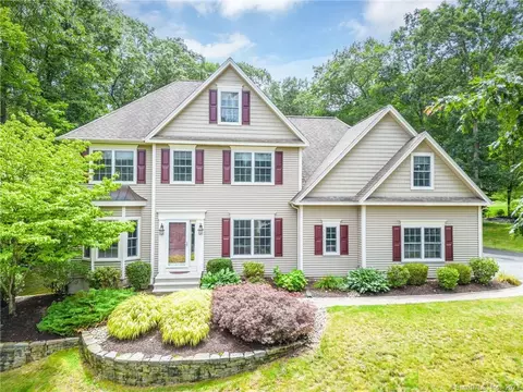 10 Azalea Ln, Ellington, CT 06029