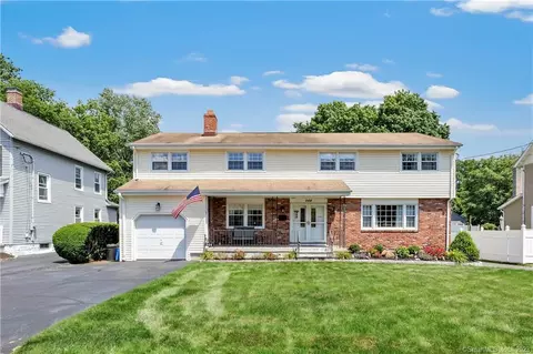944 Huntington Rd, Stratford, CT 06614