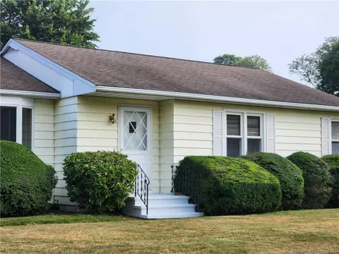 36 Greenfield Dr, Ansonia, CT 06401