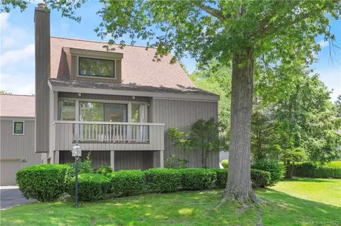 48 Huron Ln #B, Stratford, CT 06614