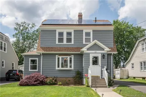 105 Woodlawn St, West Hartford, CT 06110