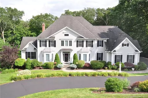 77 Wildwood Dr, Avon, CT 06001