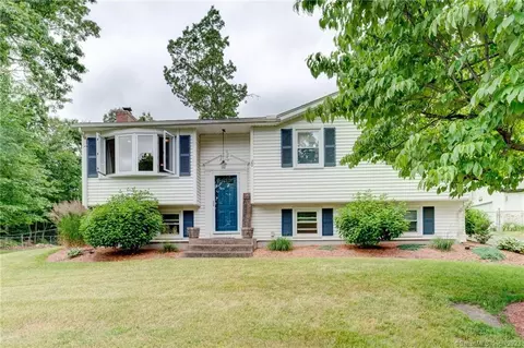 20 Overhill Rd, Ellington, CT 06029