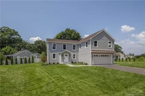 1 Chatham Dr, Norwalk, CT 06850
