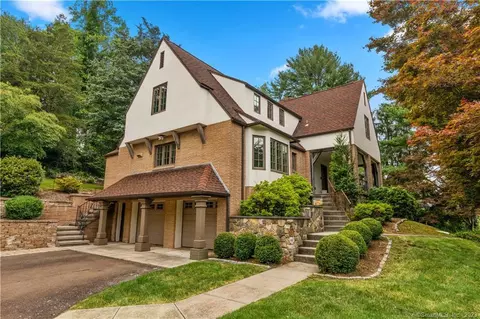 132 Sunset Hill Dr, Branford, CT 06405