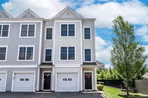 208 Copper Square Dr #208, Bethel, CT 06801