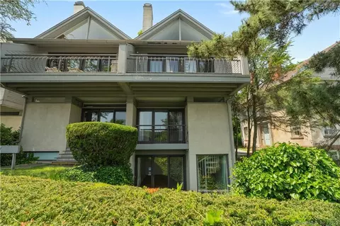 20 Front St #A, New Haven, CT 06513