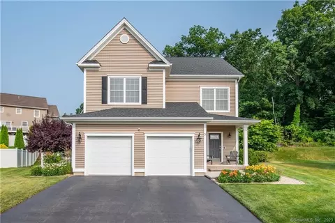 5 Sandstone Rd #5, Plainville, CT 06062